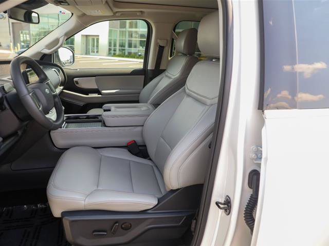 Certified 2025 Ford Expedition Active AWD/4WD image 21