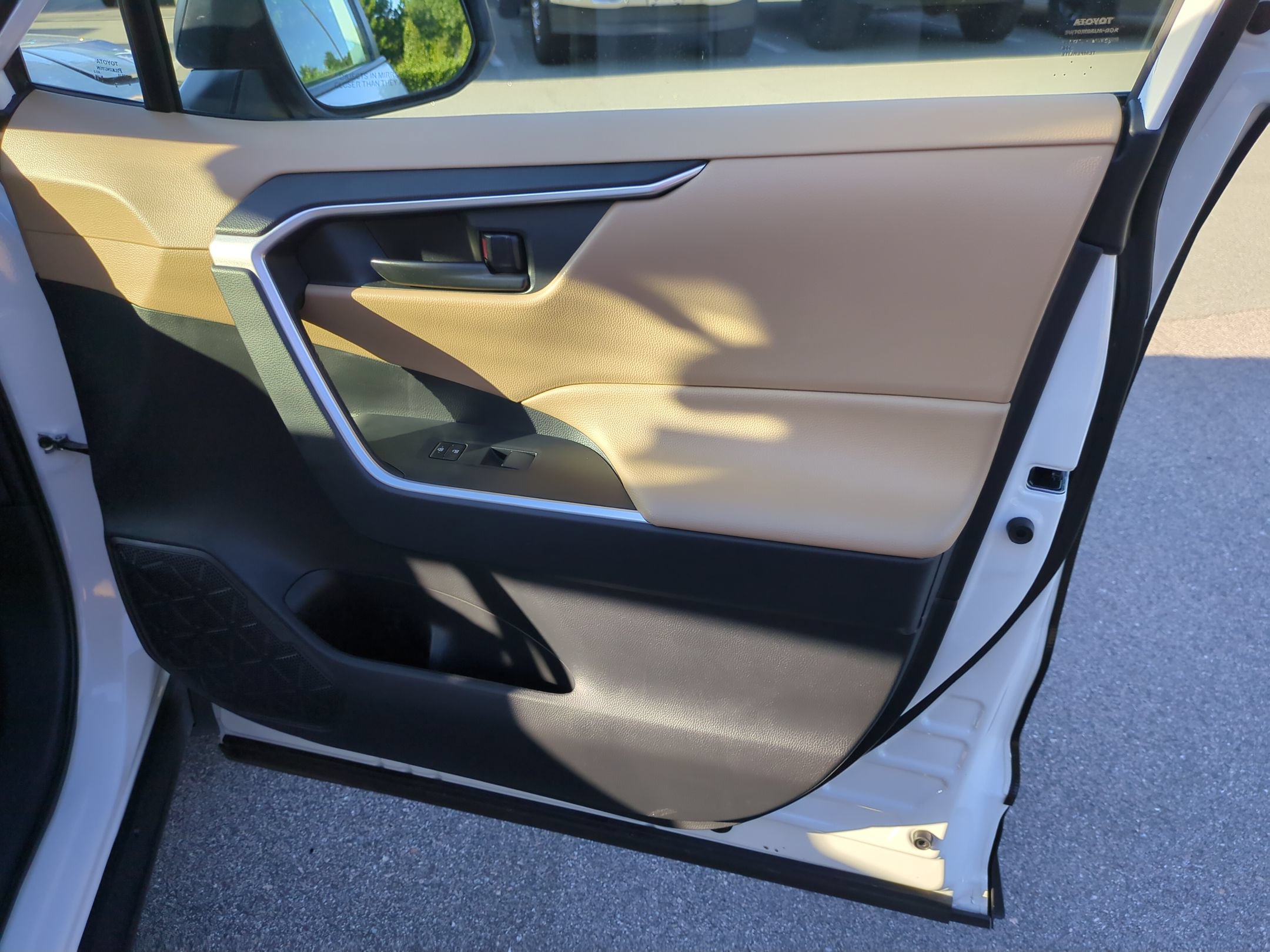 Used 2024 Toyota RAV4 LE FWD image 38