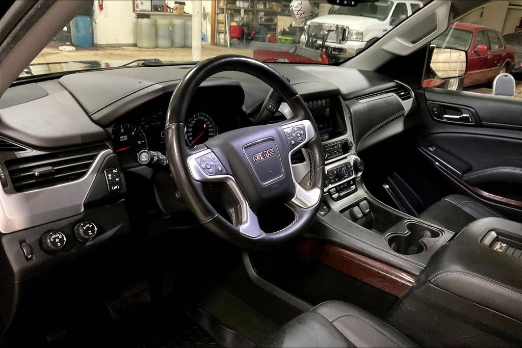 Used 2017 GMC Yukon XL SLT w/ Premium Edition AWD/4WD image 13
