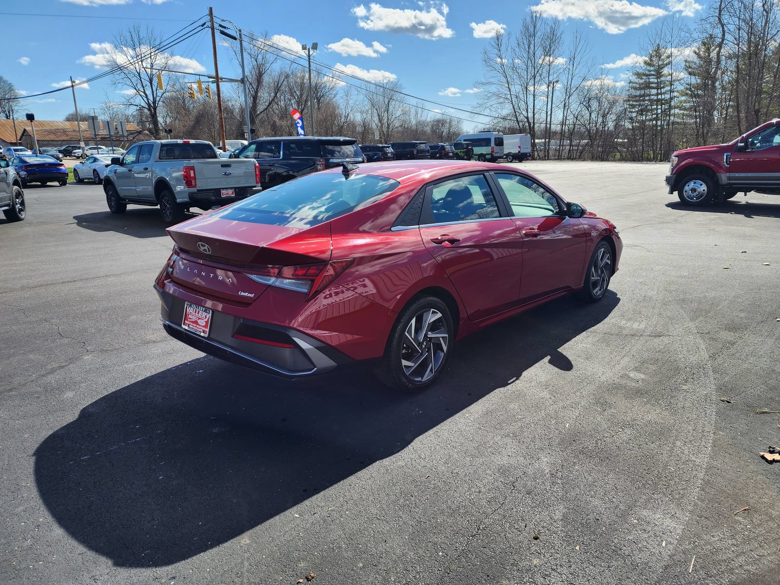 Used 2025 Hyundai Elantra Limited FWD image 5