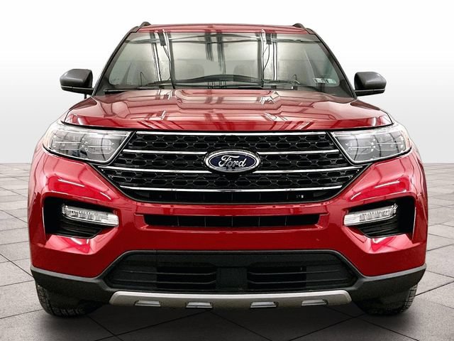 Certified 2023 Ford Explorer XLT w/ Equipment Group 202A AWD/4WD image 3