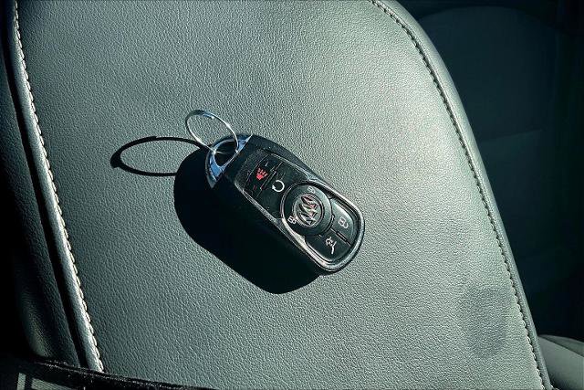 Used 2024 Buick Enclave Premium FWD image 11