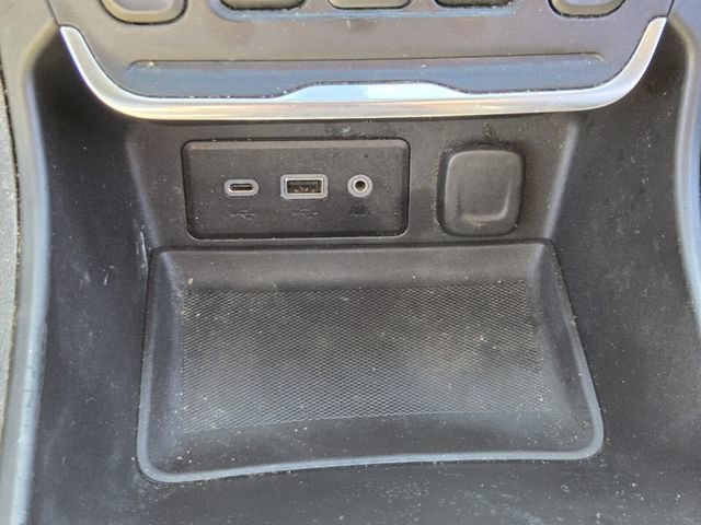 Used 2020 GMC Terrain SLE w/ Elevation Edition image 25