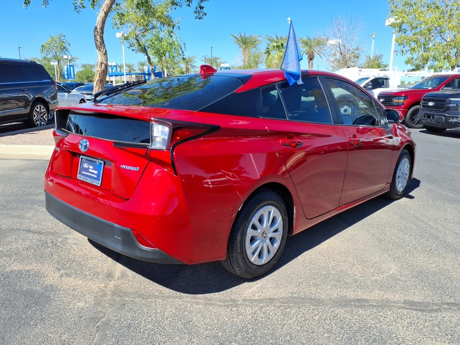 Used 2021 Toyota Prius LE w/ Carpet Mat Package (TMS) FWD image 4
