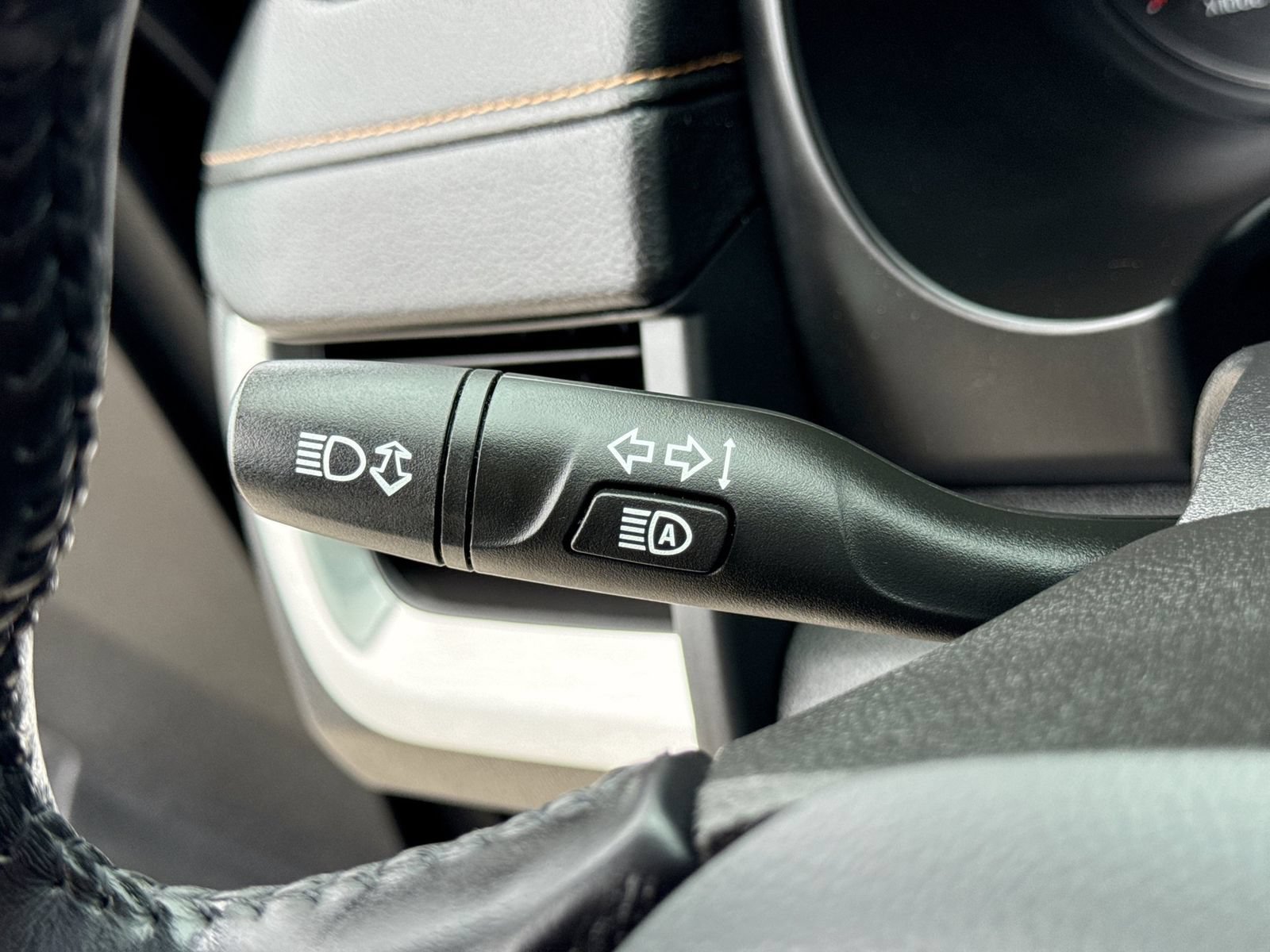 Used 2020 GMC Terrain SLE FWD image 28