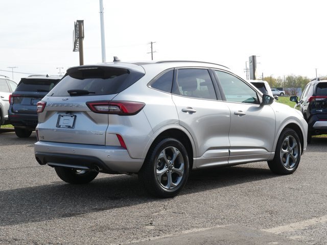 Certified 2024 Ford Escape ST-Line w/ Tech Pack #1 AWD/4WD image 3