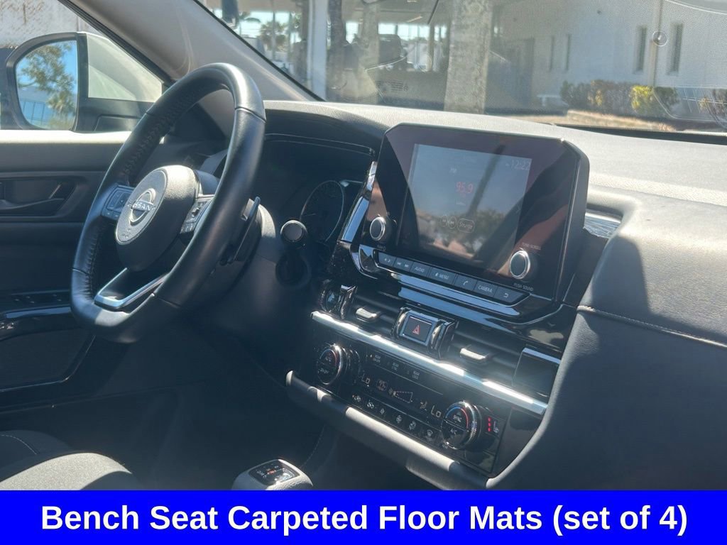 Used 2025 Nissan Pathfinder SV image 24