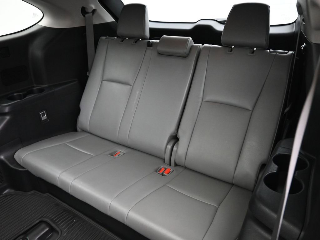 Used 2022 Toyota Highlander Platinum image 30