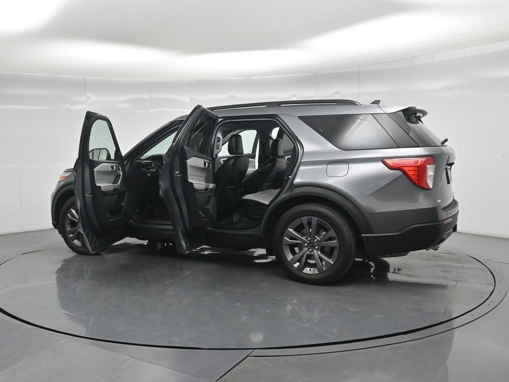 Certified 2021 Ford Explorer XLT w/ Equipment Group 202A RWD image 34