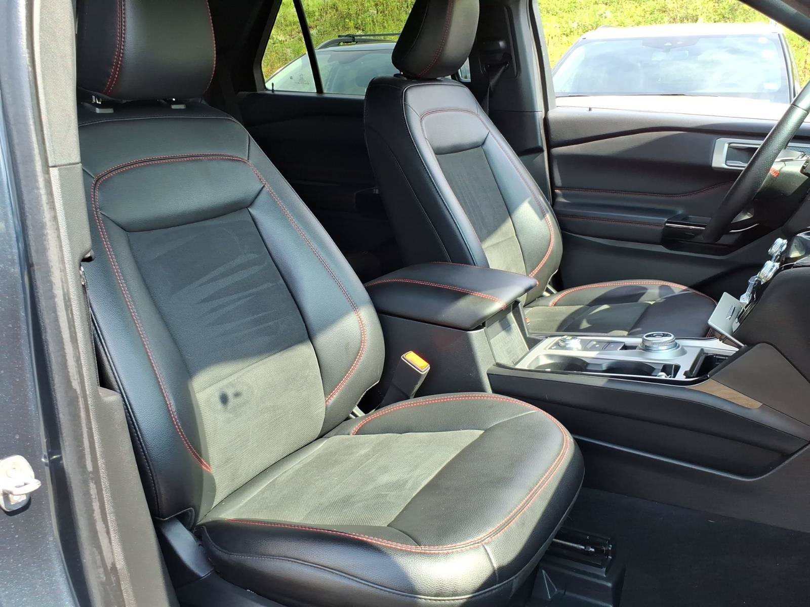 Certified 2023 Ford Explorer ST-Line AWD/4WD image 7