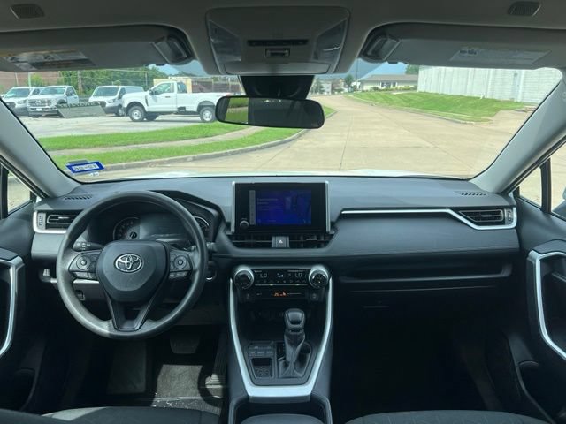 Used 2025 Toyota RAV4 XLE FWD image 20