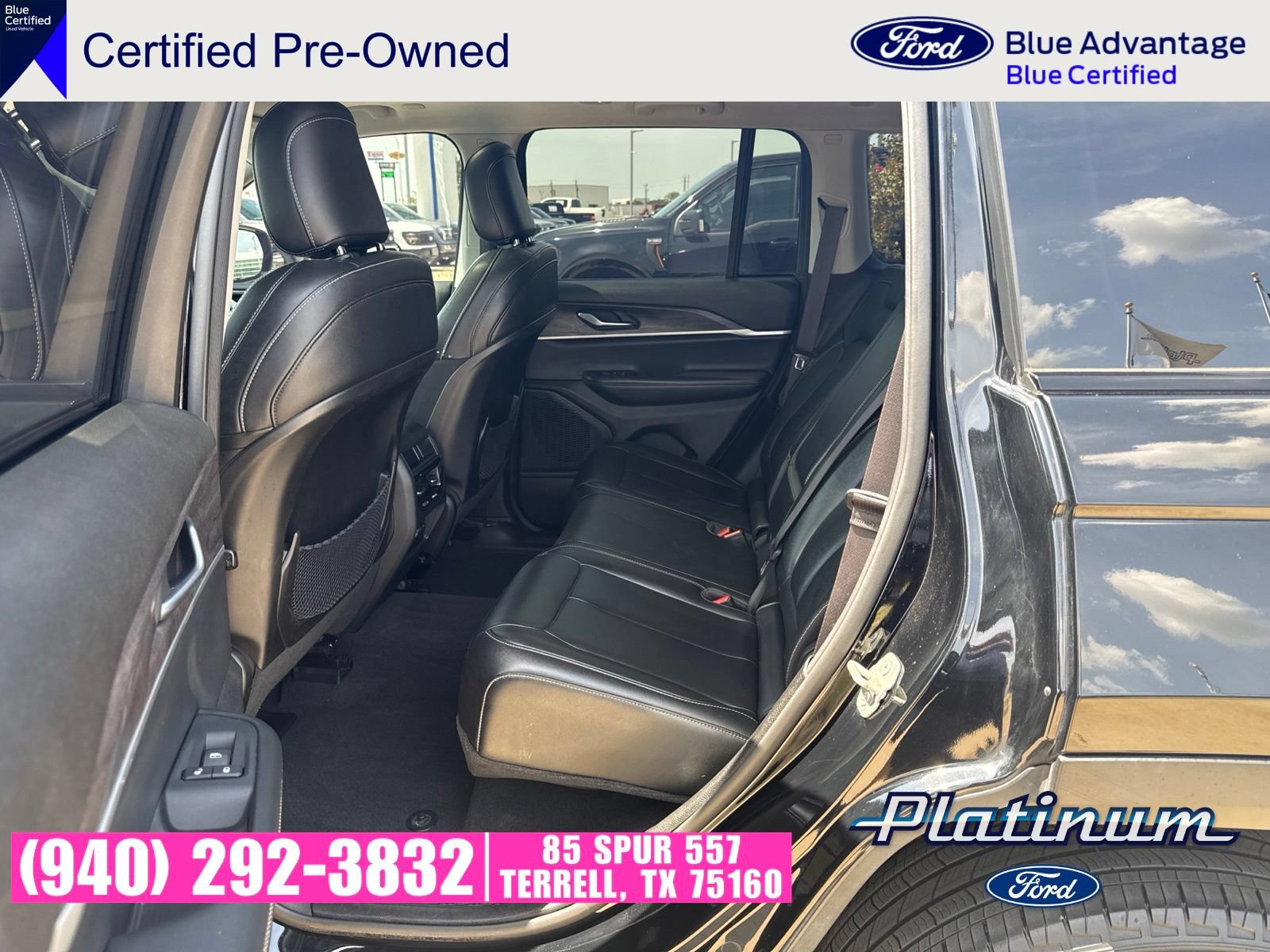 Used 2023 Jeep Grand Cherokee Limited AWD/4WD image 12