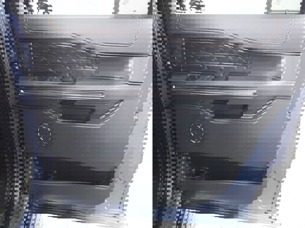 Certified 2023 Ford Expedition Max Platinum image 29