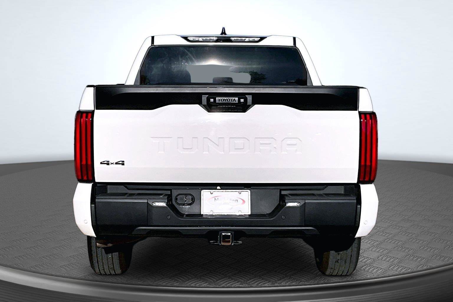 Used 2024 Toyota Tundra SR5 w/ SR5 Convenience Package AWD/4WD image 4