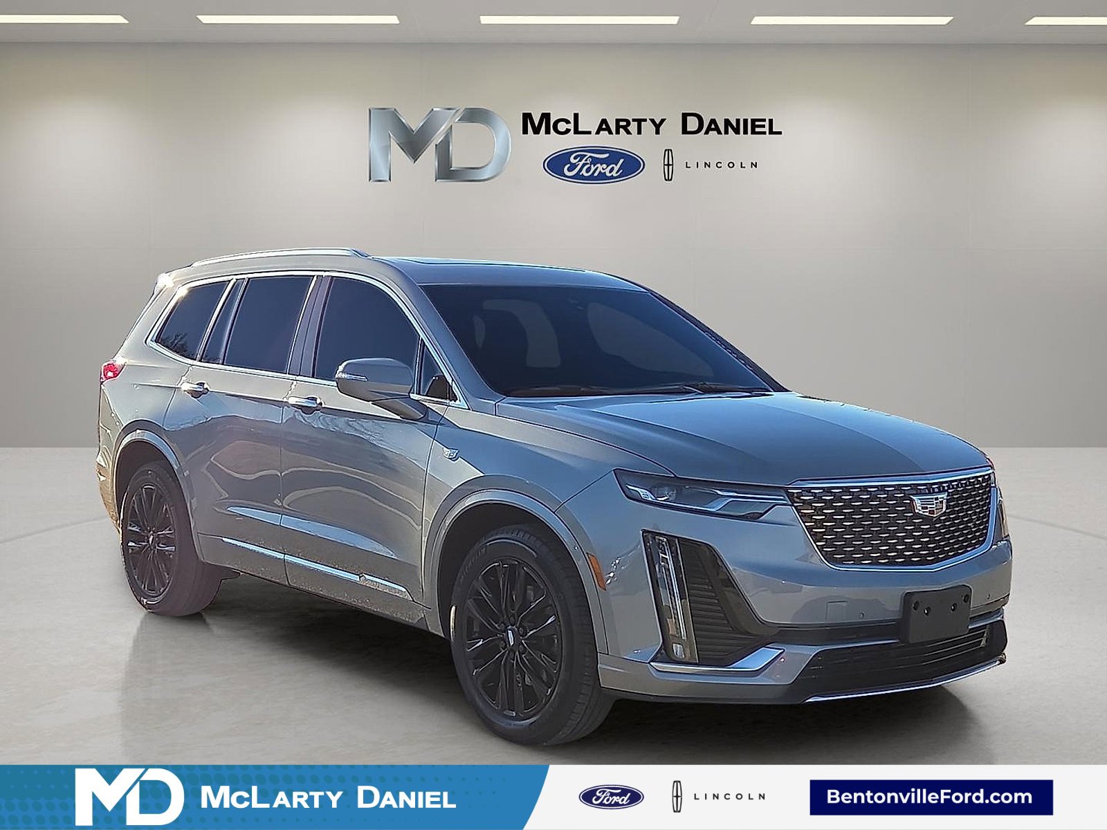 Used 2024 Cadillac XT6 Luxury image 1