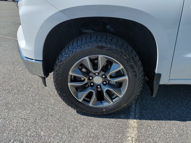 Used 2024 Chevrolet Silverado 1500 LT AWD/4WD image 11