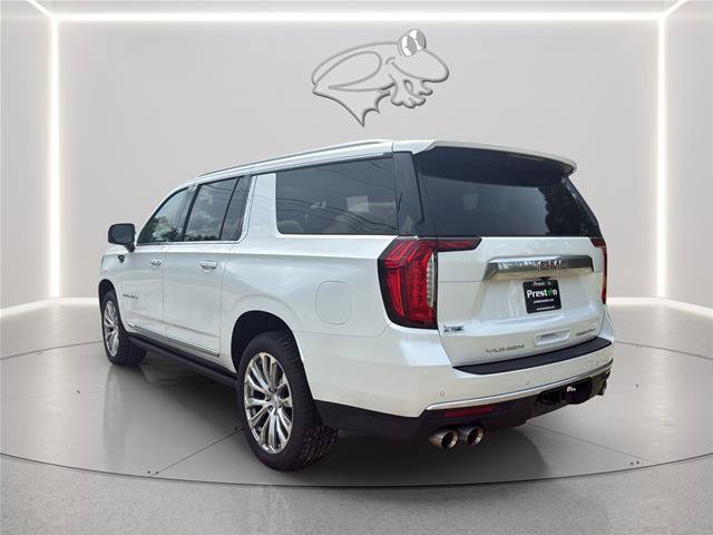 Used 2023 GMC Yukon XL Denali AWD/4WD image 3
