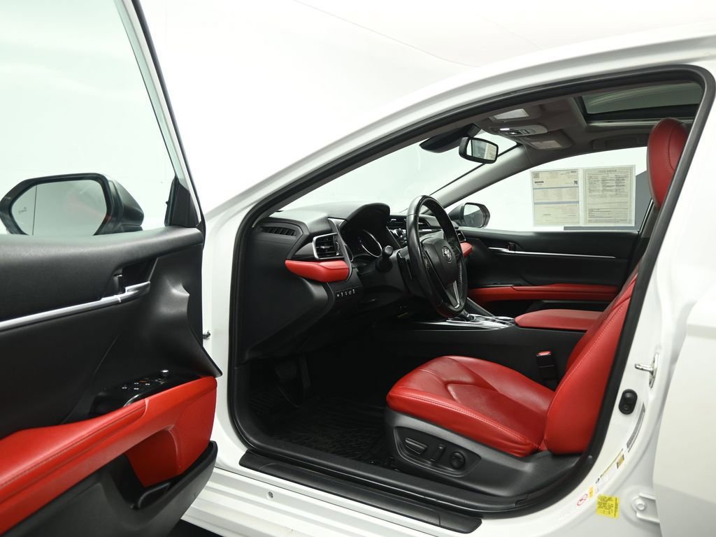 Used 2019 Toyota Camry XSE image 34