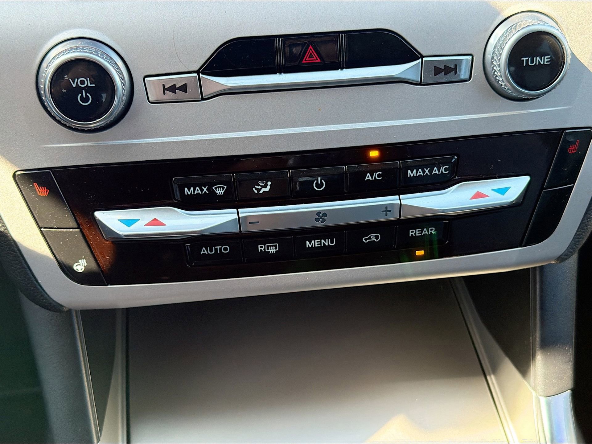 Certified 2023 Ford Explorer XLT w/ Equipment Group 202A image 17