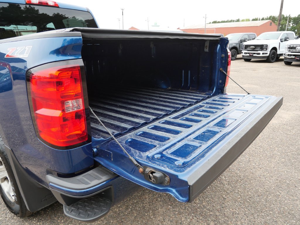 Used 2017 Chevrolet Silverado 1500 LT w/ All Star Edition AWD/4WD image 9