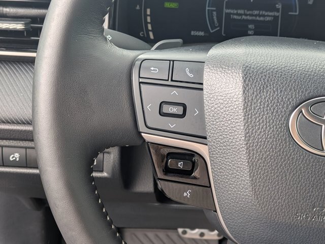 Used 2025 Toyota Camry SE FWD image 18