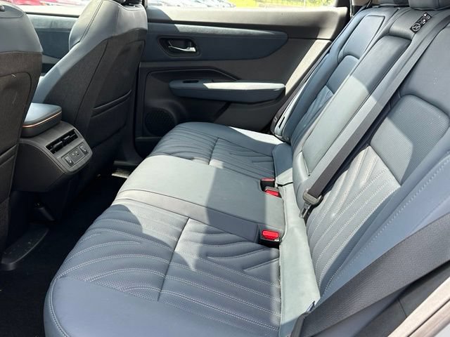 Used 2023 Nissan Ariya AWD/4WD image 16