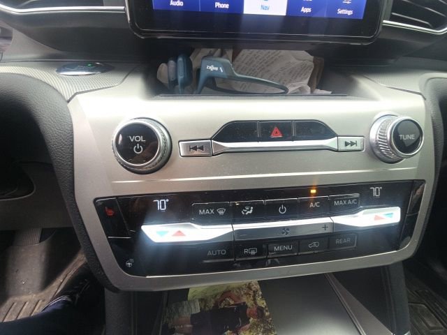 Certified 2021 Ford Explorer XLT w/ Equipment Group 202A AWD/4WD image 24