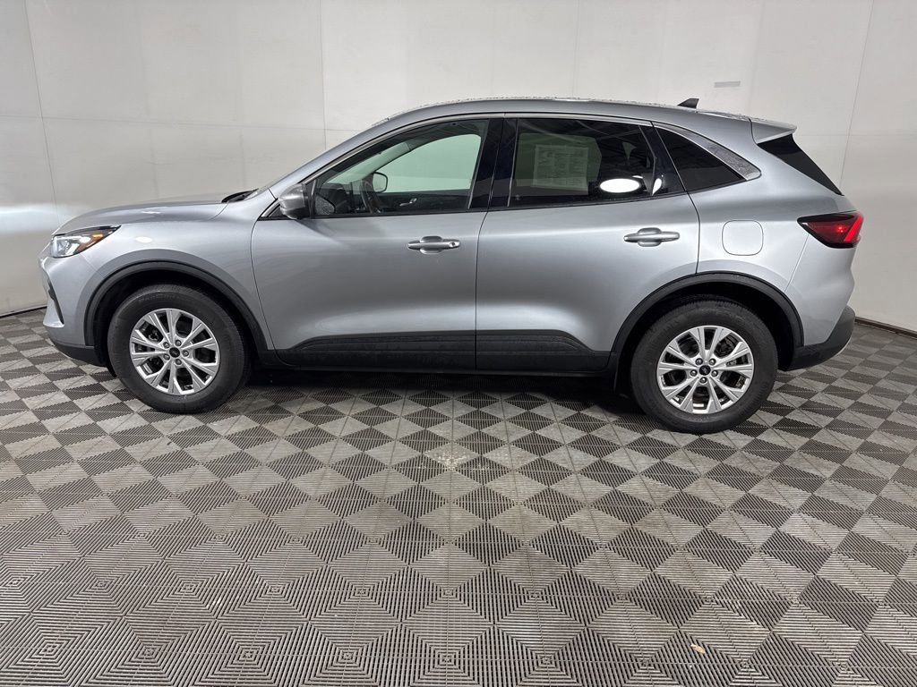 Certified 2023 Ford Escape Active w/ Tech Pack #2 image 2