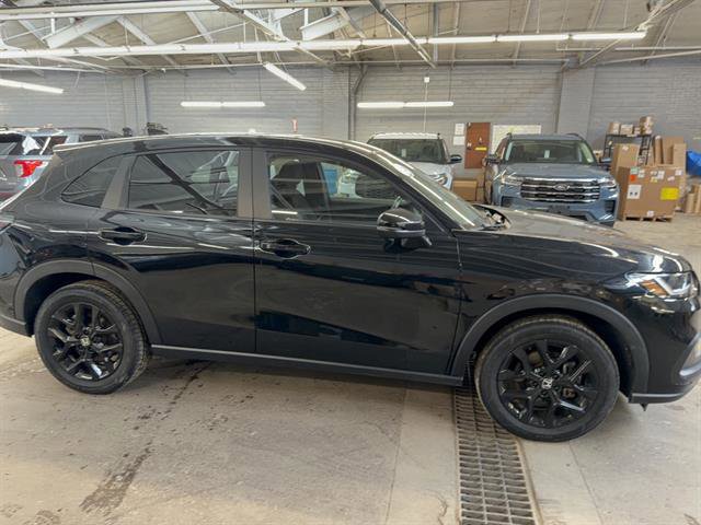 Used 2023 Honda HR-V Sport image 4