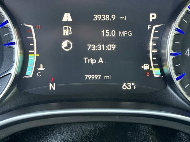 Used 2018 Chrysler Pacifica Limited image 2