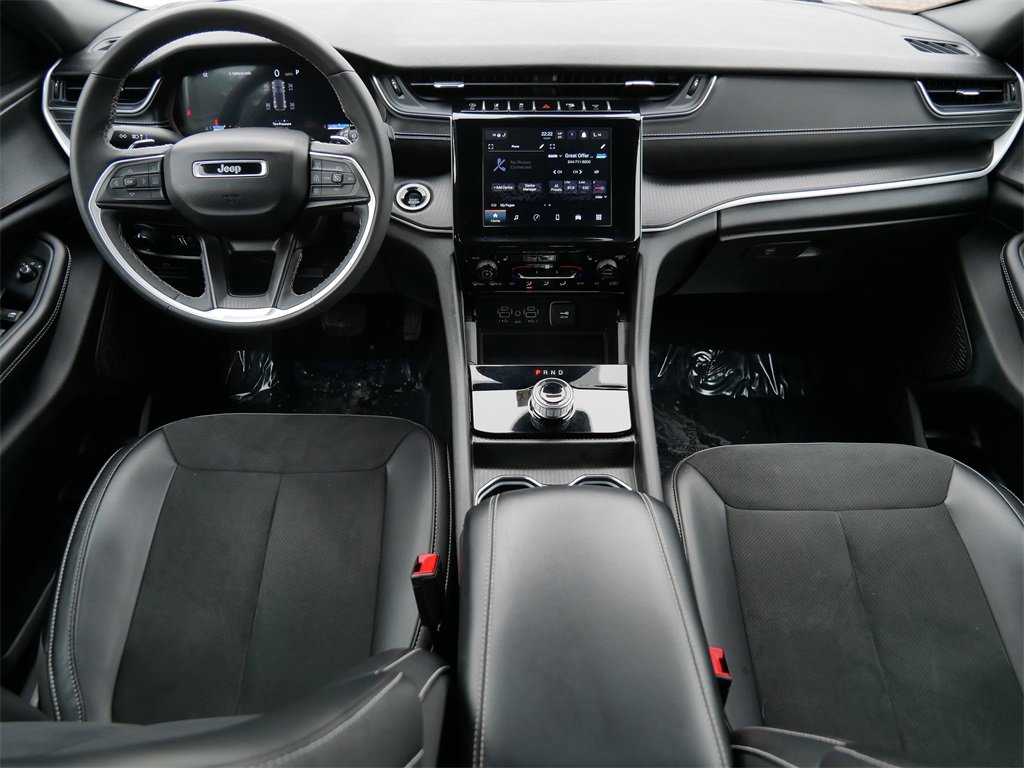 Used 2024 Jeep Grand Cherokee Altitude image 13