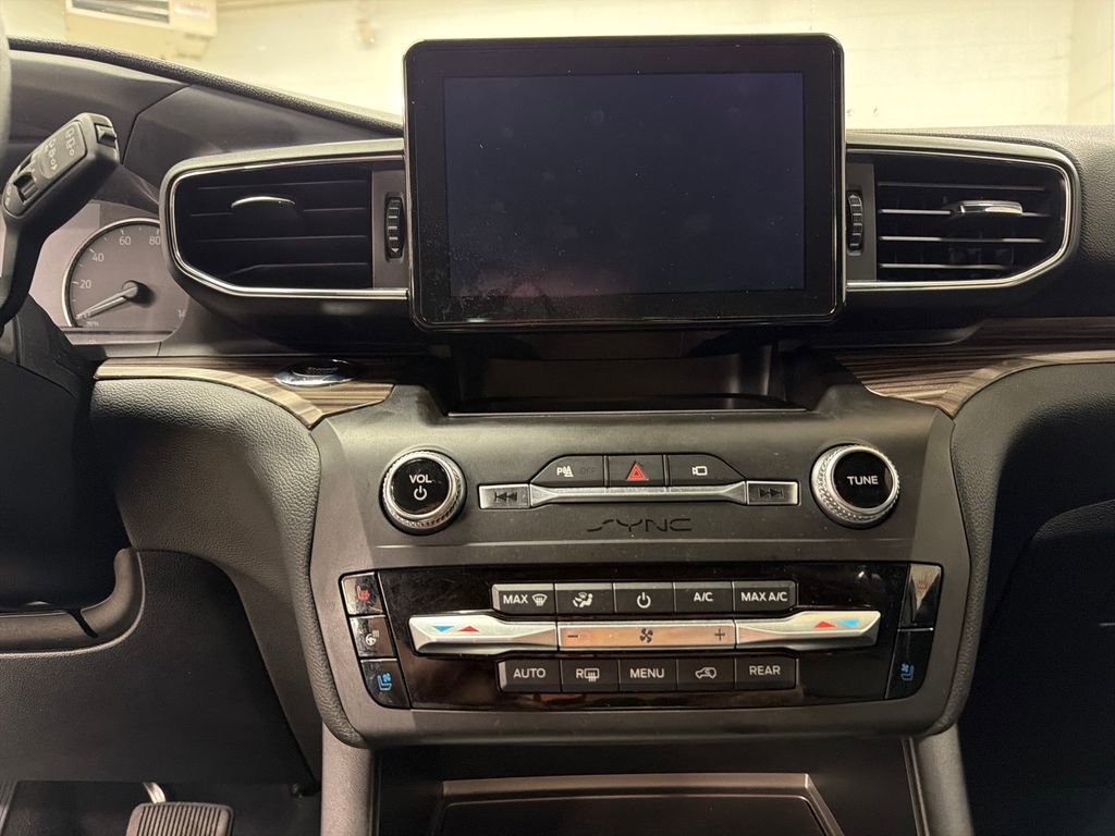 Certified 2020 Ford Explorer Limited RWD image 22