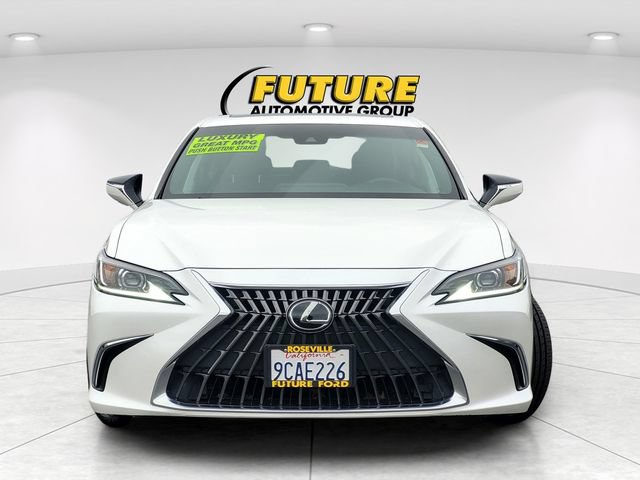 Used 2022 Lexus ES 250 w/ Accessory Package 2 AWD/4WD image 2