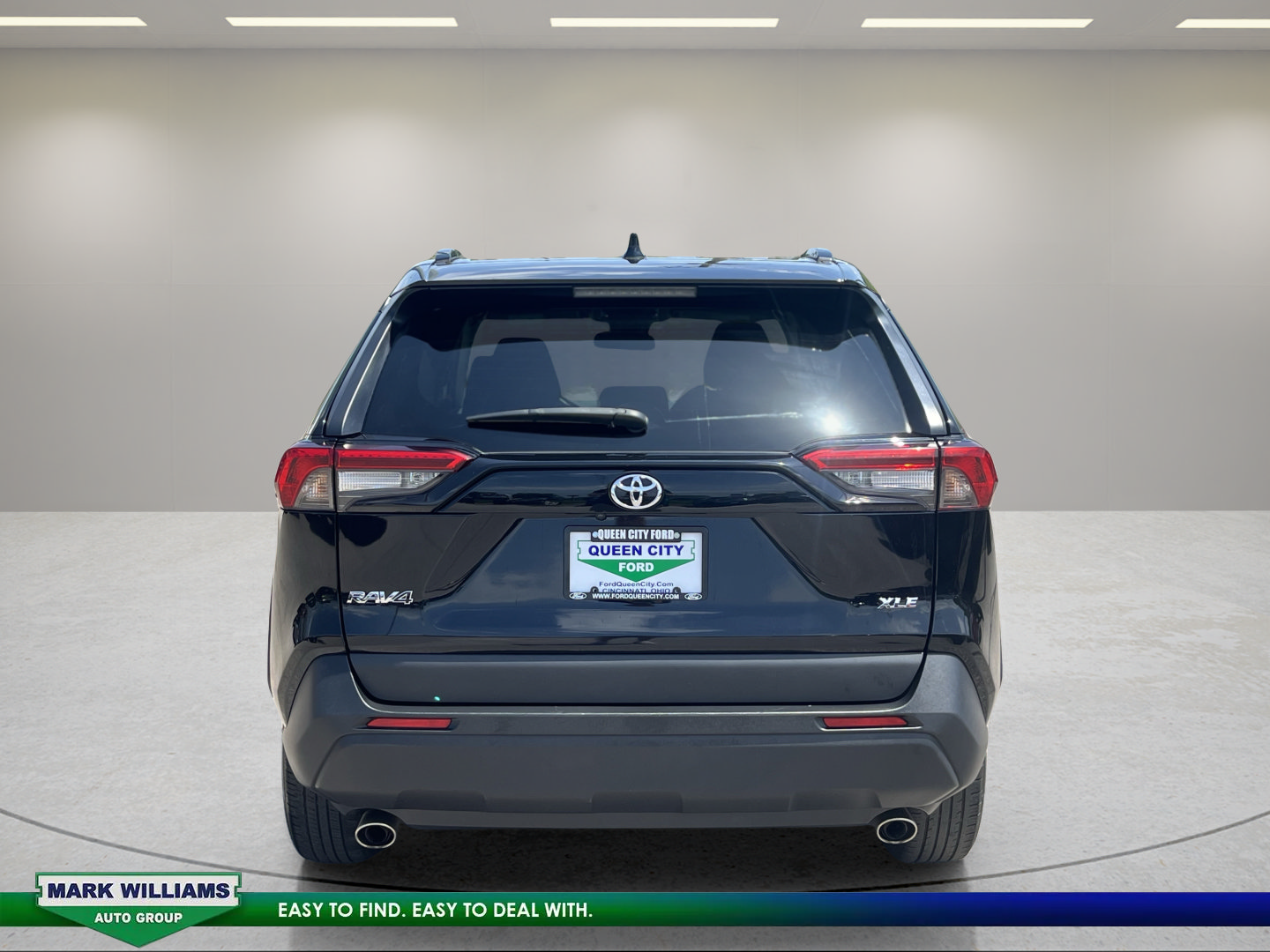 Used 2024 Toyota RAV4 XLE FWD image 6