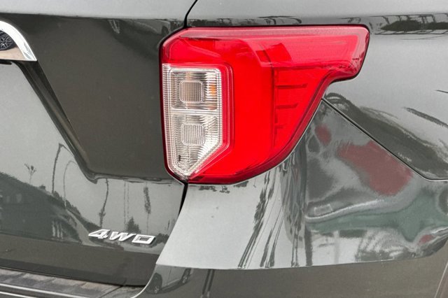 Certified 2022 Ford Explorer XLT w/ Equipment Group 202A image 30