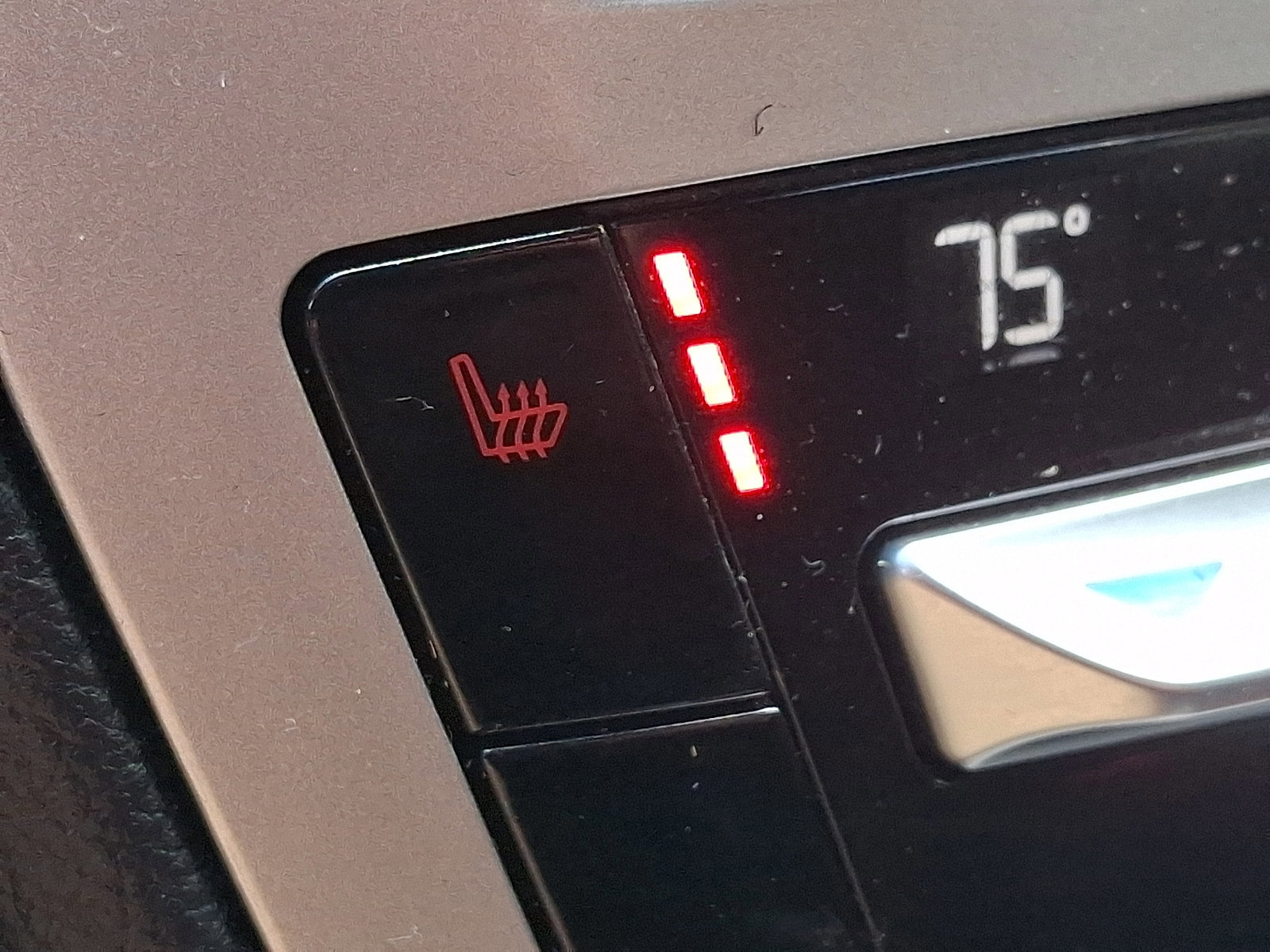 Certified 2021 Ford Explorer XLT image 23