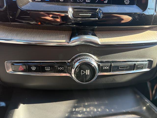 Used 2022 Volvo XC60 T8 Inscription w/ Advanced Package image 18
