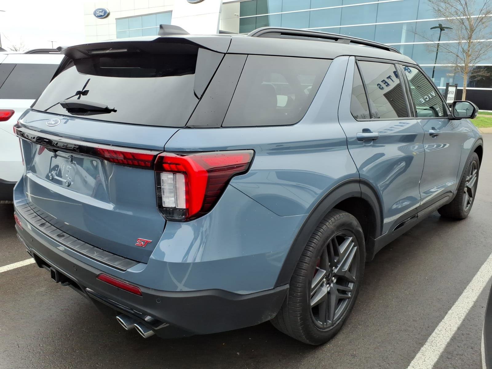 Certified 2025 Ford Explorer ST image 3