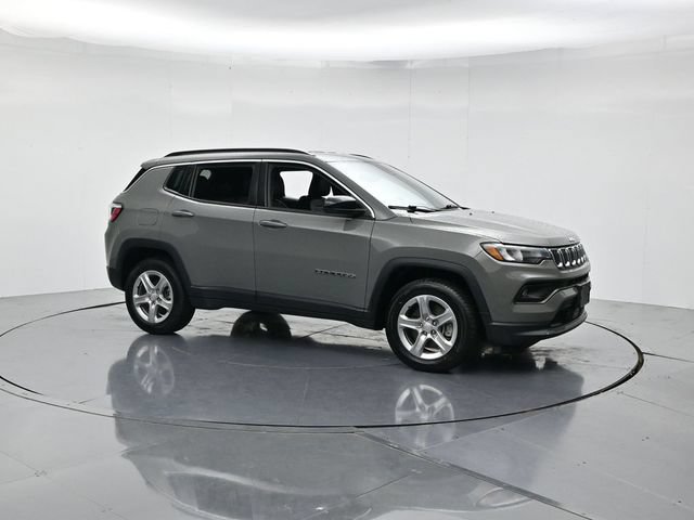 Used 2024 Jeep Compass Latitude AWD/4WD video 3