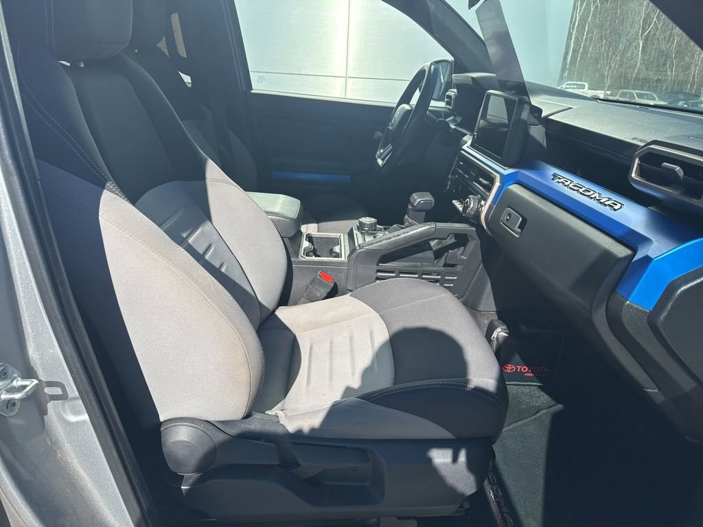 Used 2024 Toyota Tacoma TRD Off-Road image 25