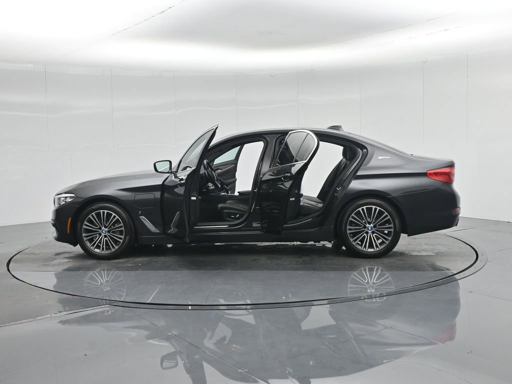 Used 2019 BMW 530e w/ Convenience Package image 41