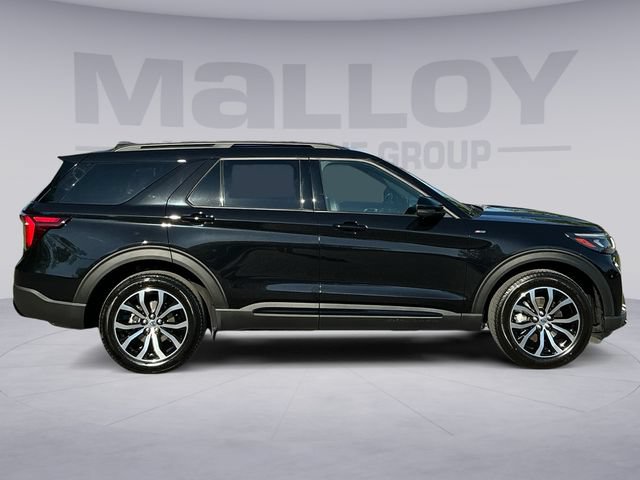 Certified 2025 Ford Explorer ST-Line AWD/4WD image 6