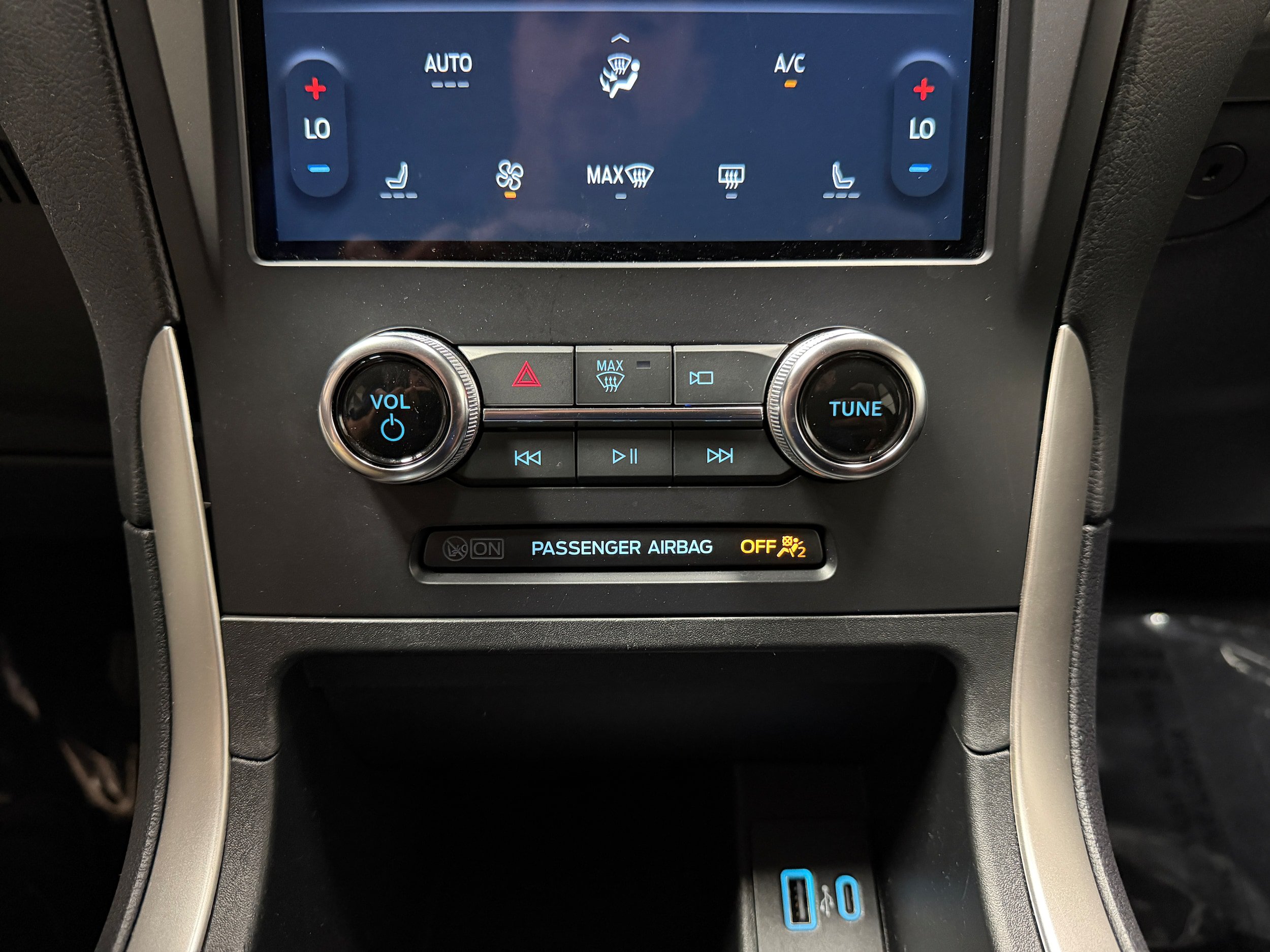 Certified 2024 Ford Edge SEL AWD/4WD image 25