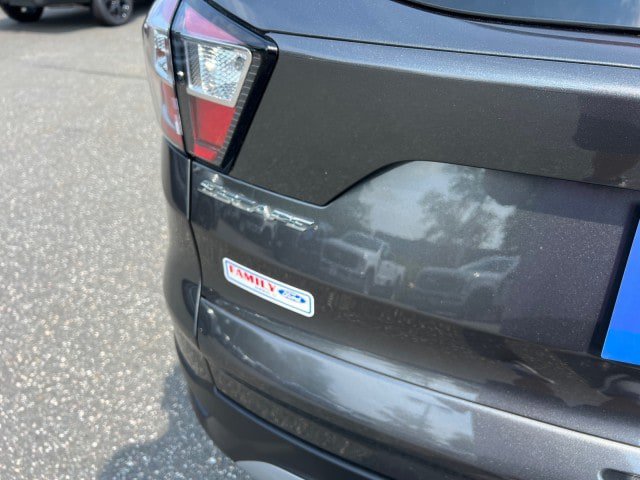 Certified 2018 Ford Escape SE AWD/4WD image 35