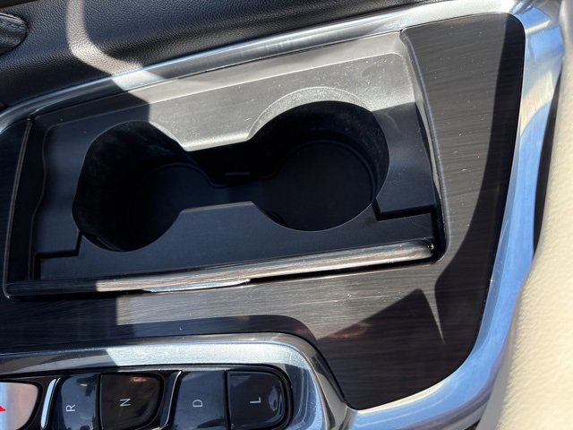 Used 2023 Buick Enclave Essence image 38