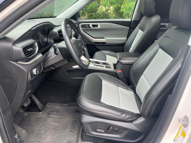Certified 2023 Ford Explorer XLT w/ Equipment Group 202A RWD image 17