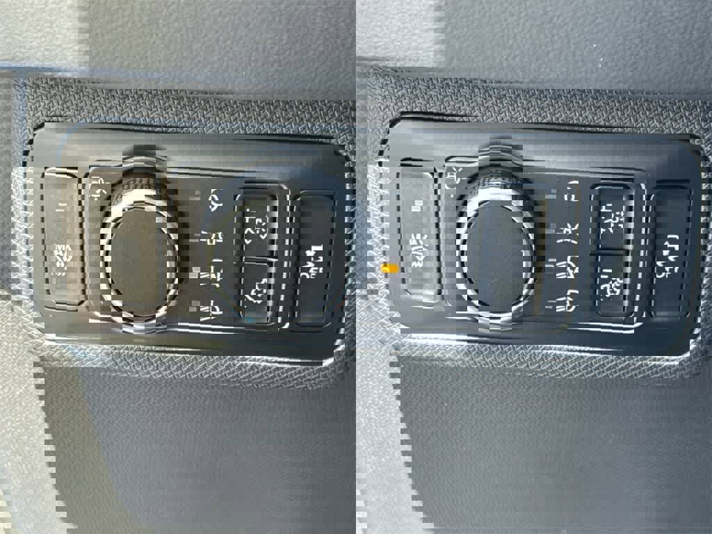 Certified 2025 Ford Mustang Mach-E Premium image 32