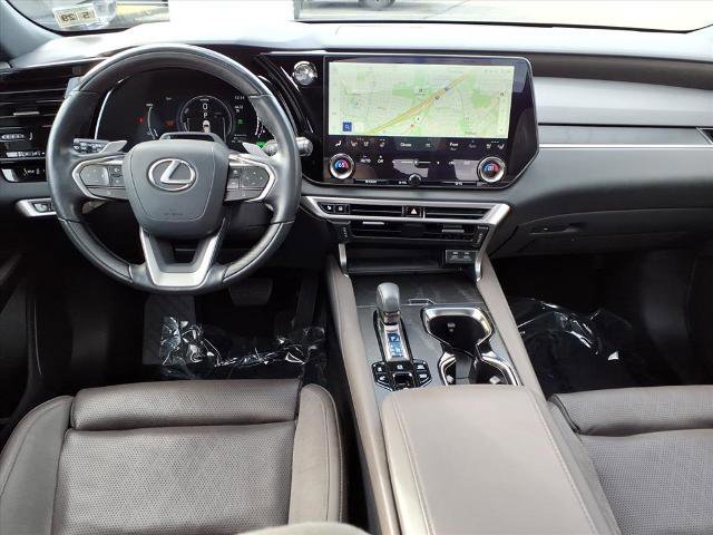 Used 2024 Lexus RX 450h AWD w/ Luxury Package image 10