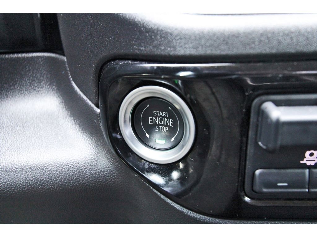 Used 2025 Chevrolet Silverado 1500 LT image 28