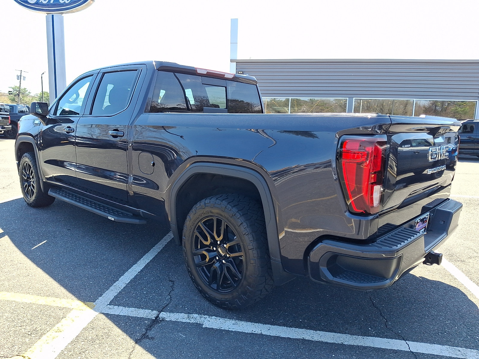 Used 2024 GMC Sierra 1500 Elevation w/ Preferred Package AWD/4WD image 7